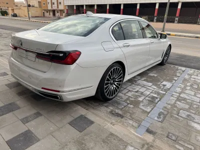 2020 بي ام دبليو الفئة السابعة 750 إل أي