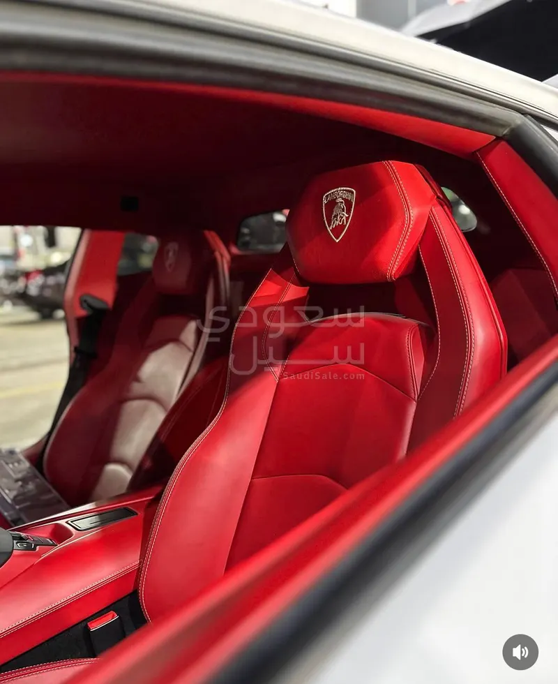 2012 Lamborghini Aventador LP 700-4