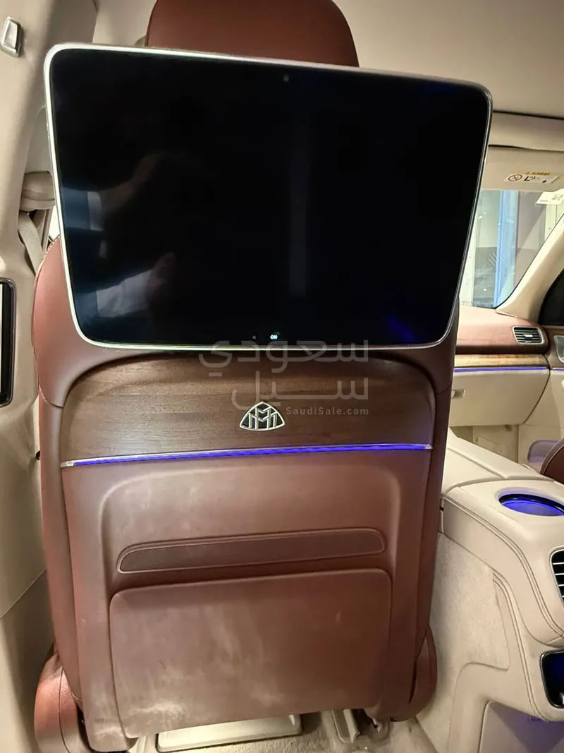 2022 مرسيدس - بنز جي إل إس 600 مايباخ