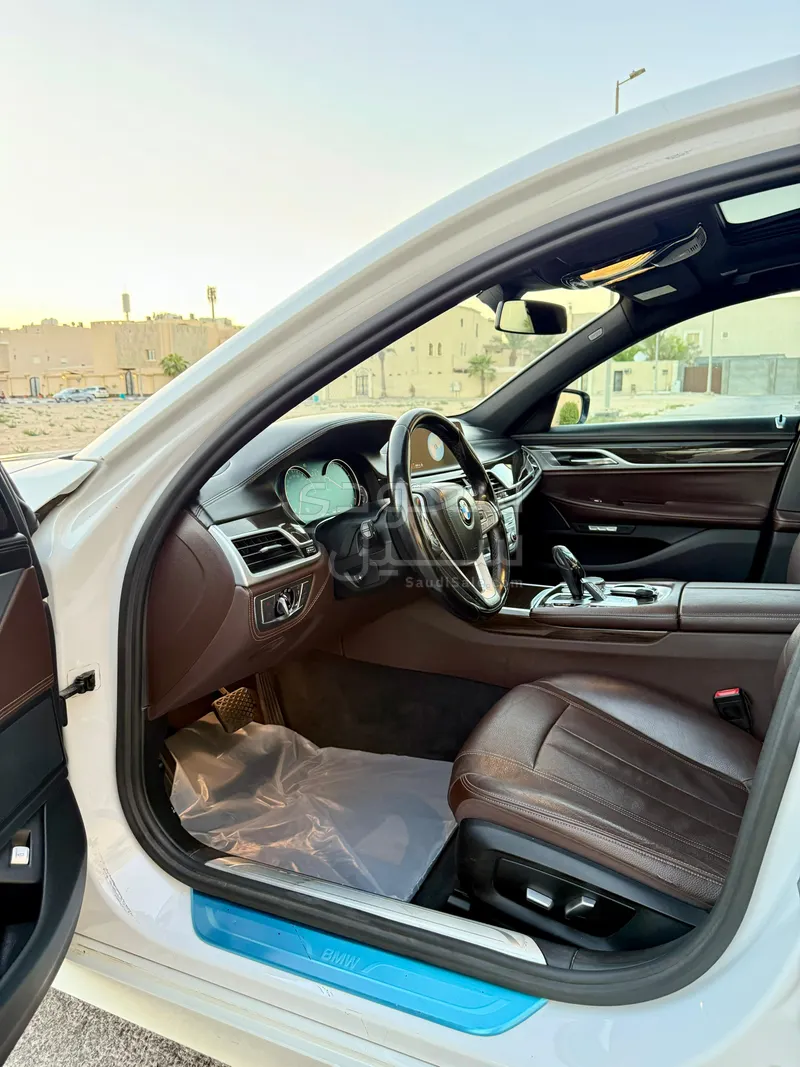 2017 BMW 7 Series 730i