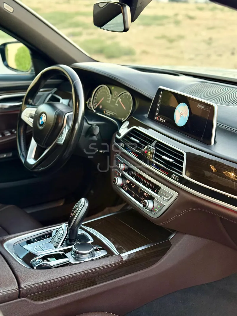 2017 BMW 7 Series 730i