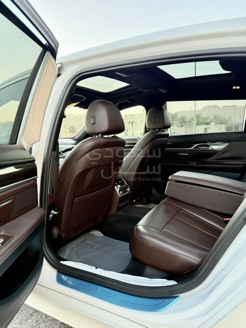 2017 BMW 7 Series 730i