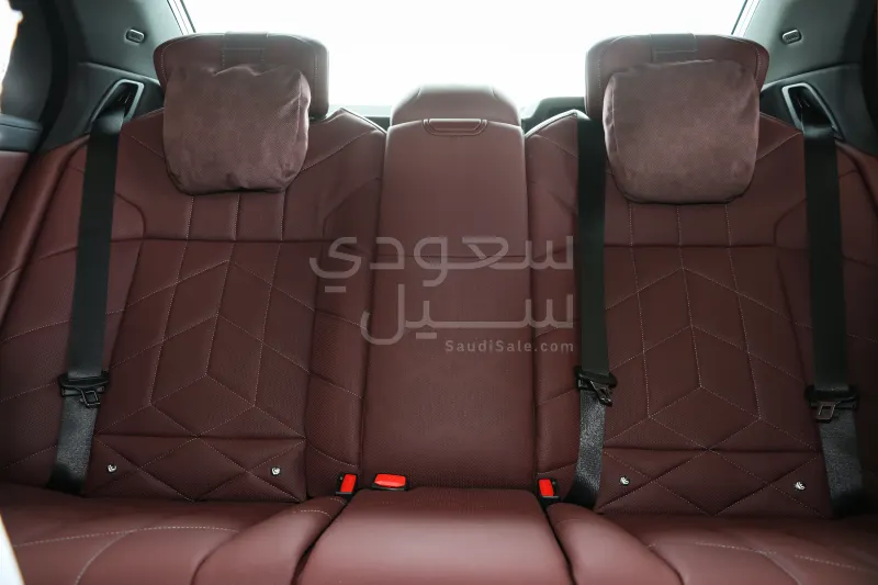 2024 بي ام دبليو الفئة السابعة 740أي