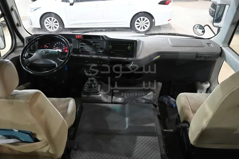 2019 تويوتا كوستر