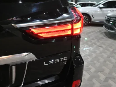 2021 لكزس إل إكس 570 اس