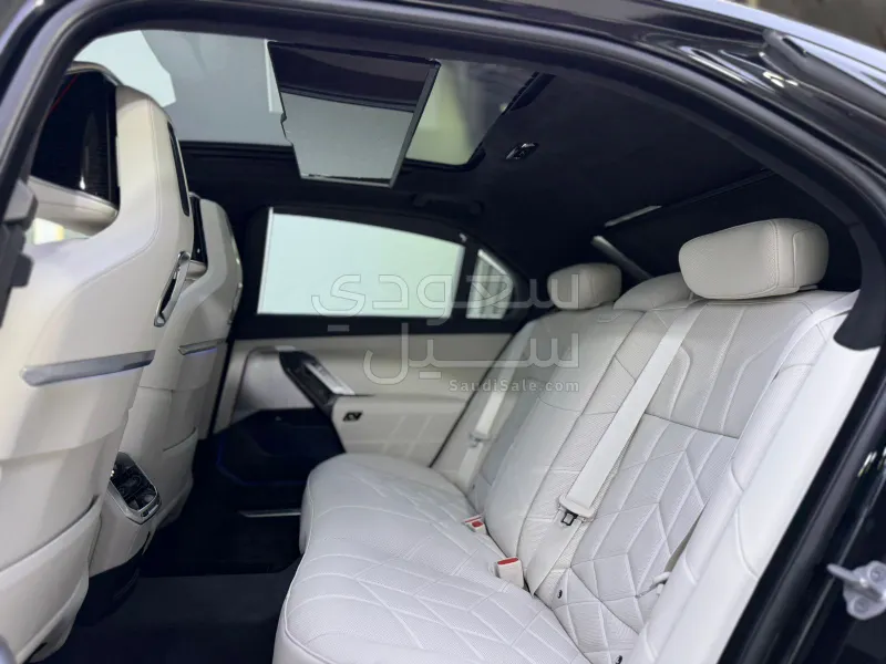 2026 BMW 7 Series 735i