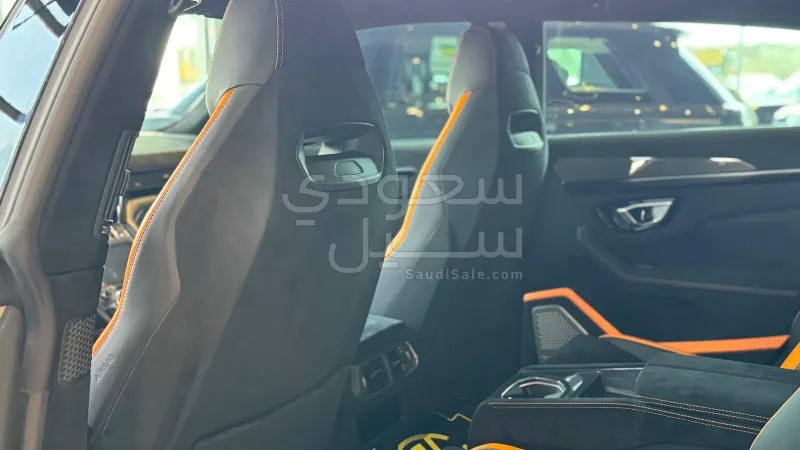 2023 لمبرجيني اوروس بيرفورمانتي