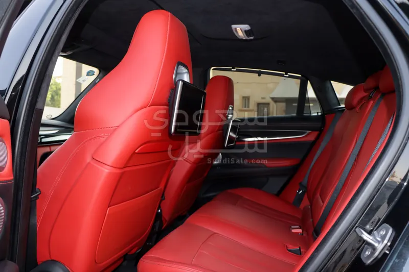 2016 BMW X Series 6 M