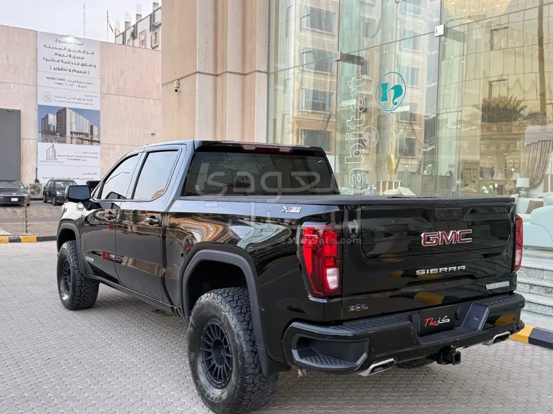 2022 GMC Sierra Elevation