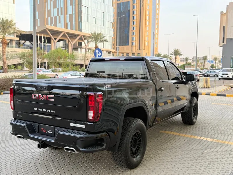 2022 GMC Sierra Elevation