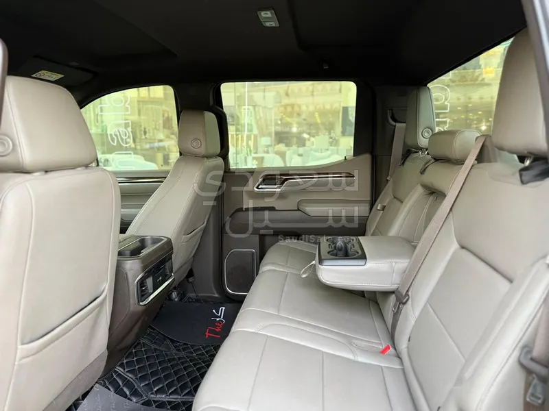 2022 GMC Sierra Elevation