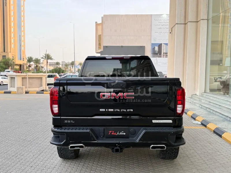 2022 GMC Sierra Elevation