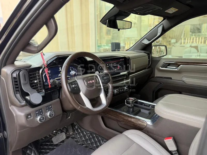 2022 GMC Sierra Elevation