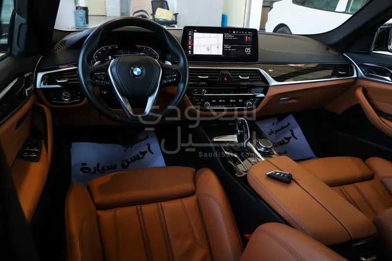 2023 بي ام دبليو الفئة الخامسة 520 أي