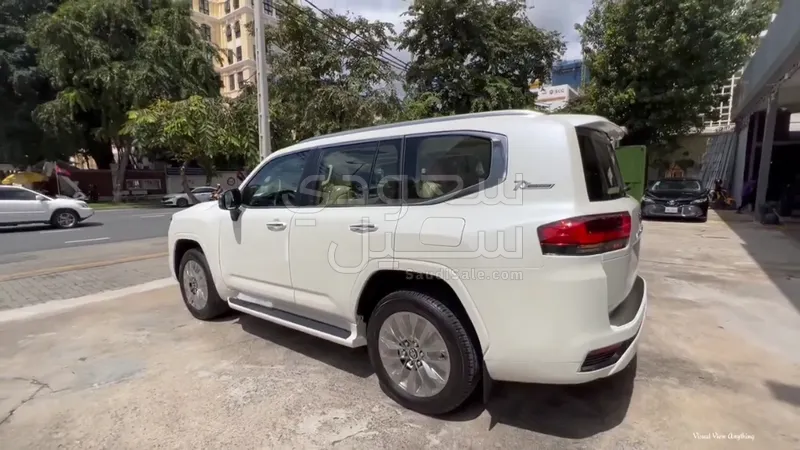 2022 Toyota Land Cruiser VXR