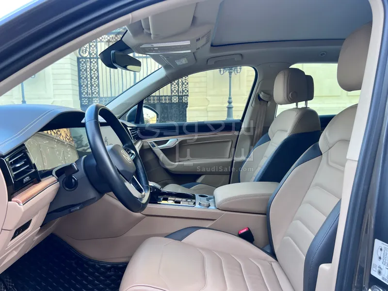 2023 Volkswagen Touareg
