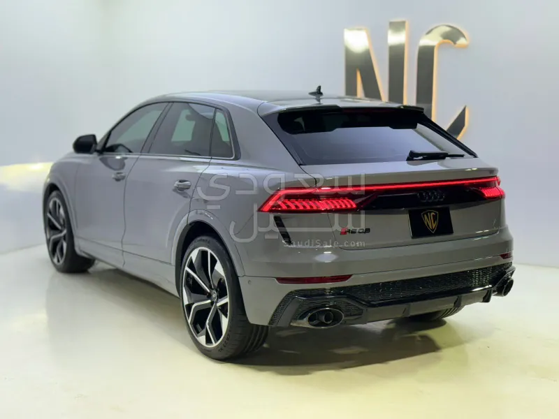 2023 Audi Q8 RS