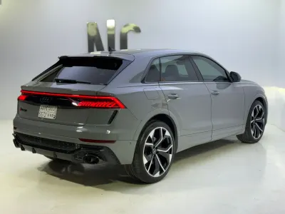 2023 Audi Q8 RS