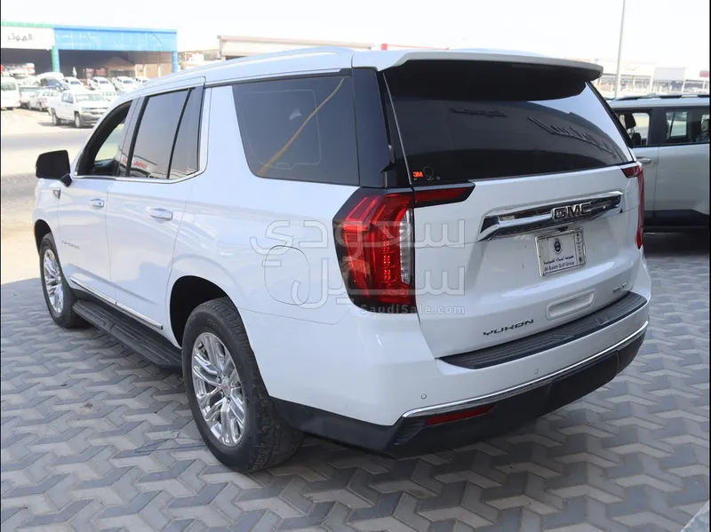 2022 GMC Yukon SLT