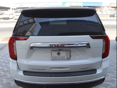 2022 GMC Yukon SLT