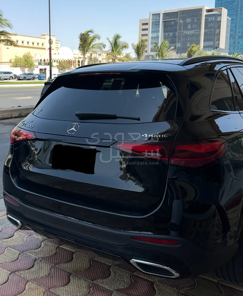 2025 مرسيدس - بنز جي إل سي 300