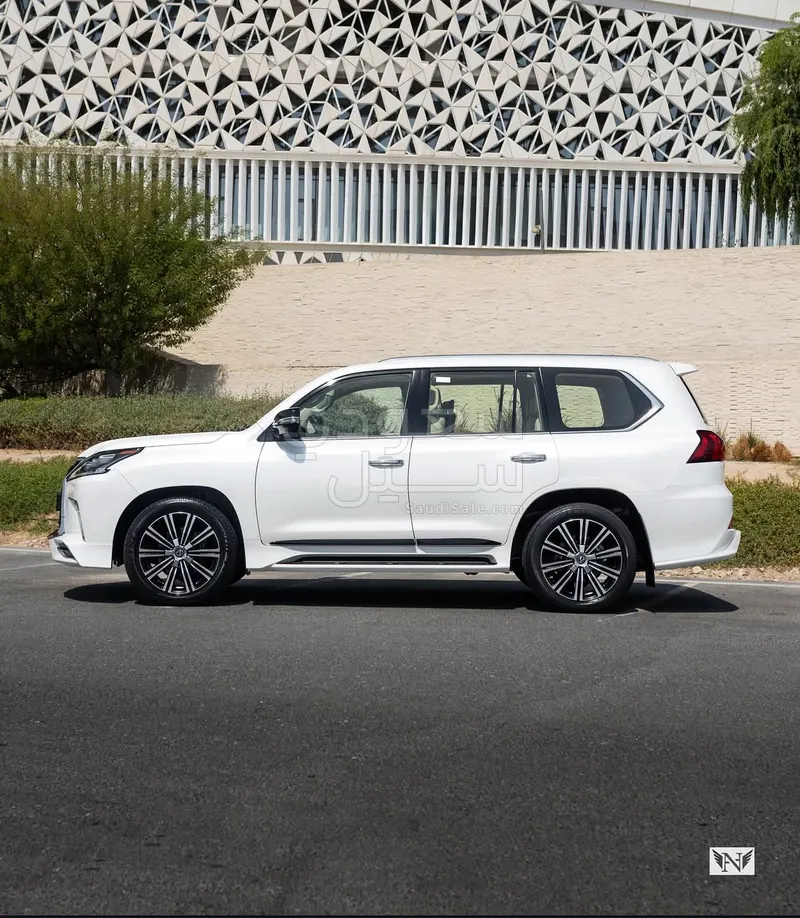 2019 Lexus LX 570 S