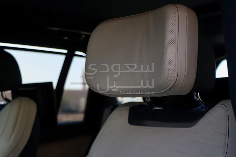 2024 لاند روفر رينج روفر اس في اوتوبيوغرافي