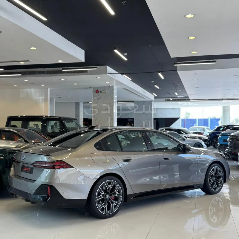 2024 BMW 5 Series 520i