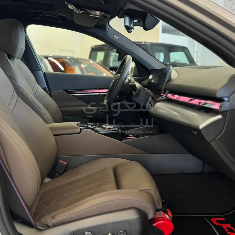 2024 BMW 5 Series 520i