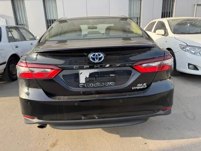 2023 تويوتا كامري جي ال اي