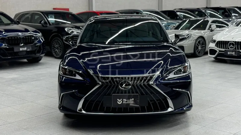 2025 Lexus ES 250