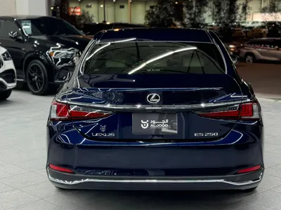 2025 Lexus ES 250