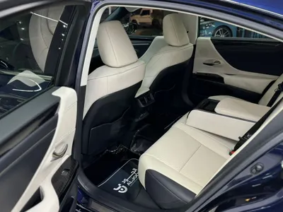 2025 Lexus ES 250