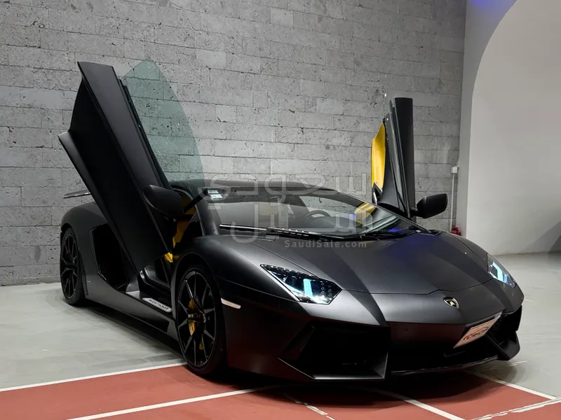2015 Lamborghini Aventador LP 700-4