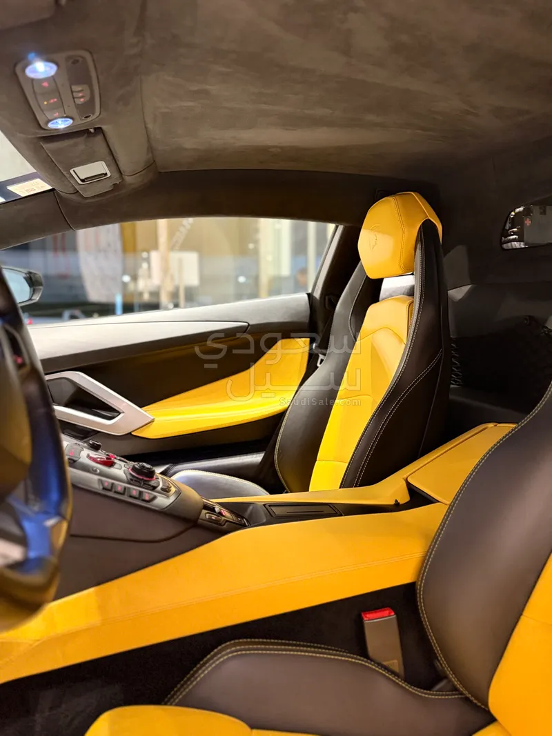 2015 Lamborghini Aventador LP 700-4