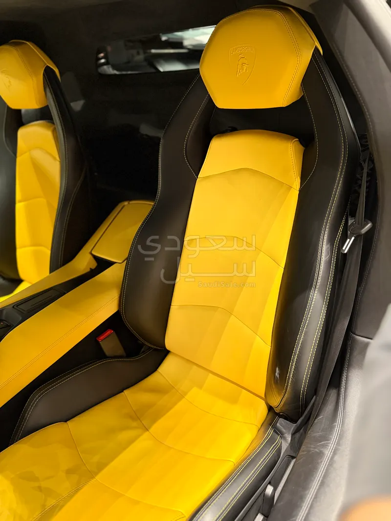 2015 Lamborghini Aventador LP 700-4