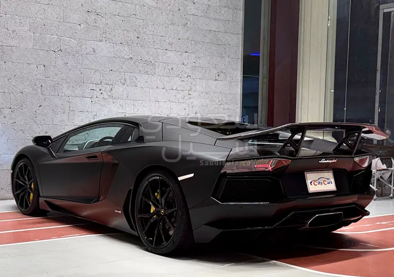 2015 Lamborghini Aventador LP 700-4