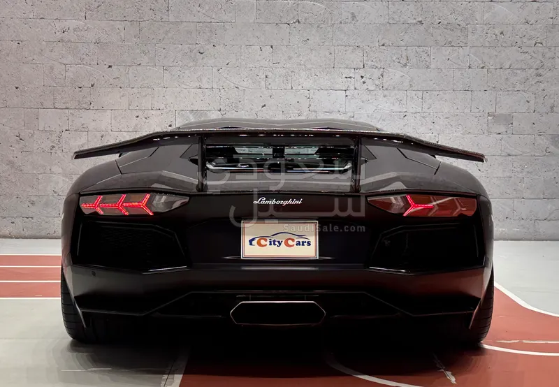2015 Lamborghini Aventador LP 700-4