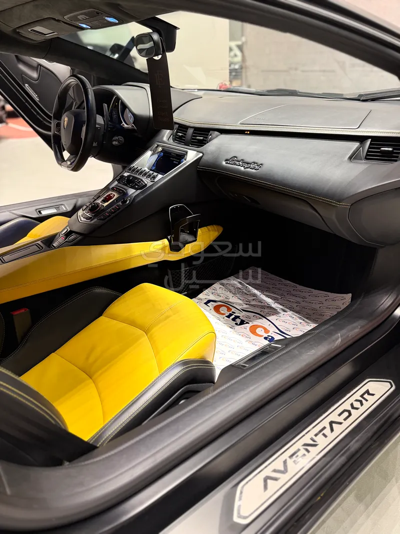 2015 Lamborghini Aventador LP 700-4