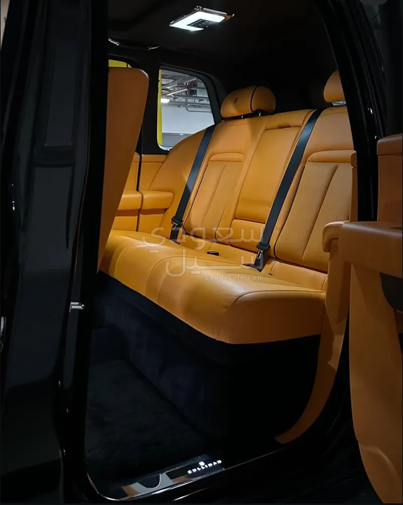 2020 Rolls-Royce Cullinan Silver Badge