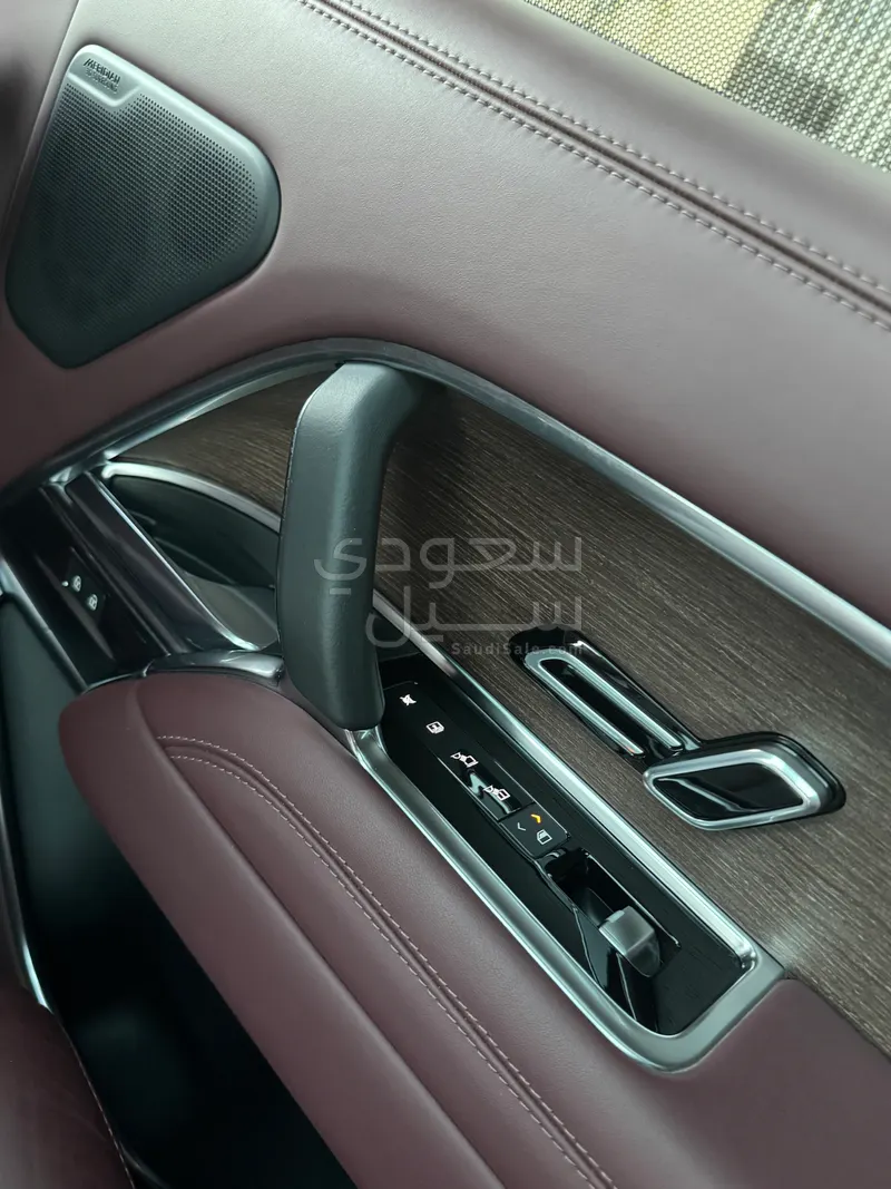 2023 Land Rover Range Rover Vogue SE