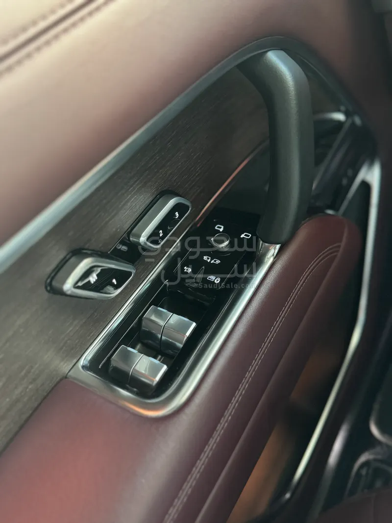 2023 Land Rover Range Rover Vogue SE