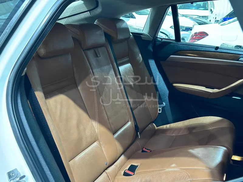 2013 بي ام دبليو الفئة اكس 6