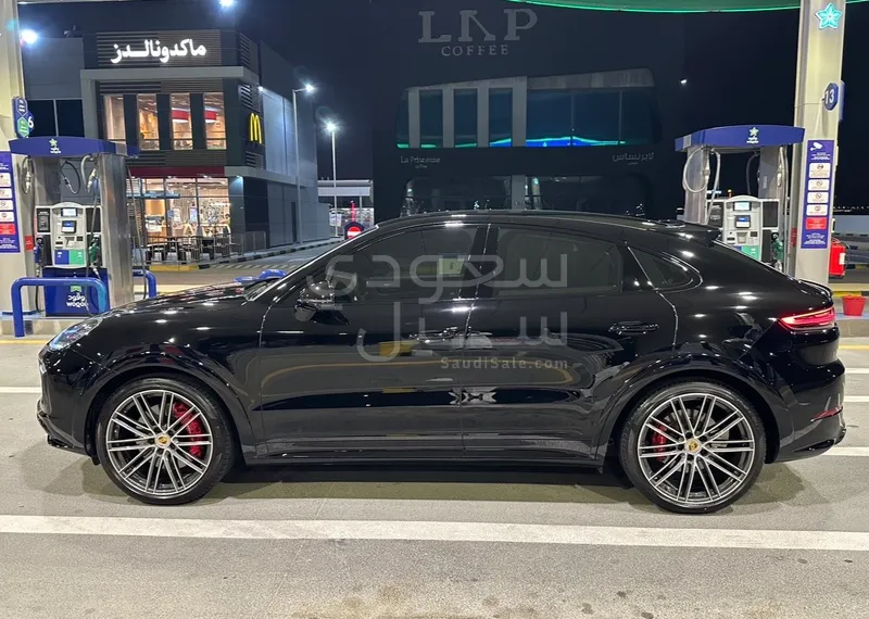 2021 Porsche Cayenne Coupe GTS