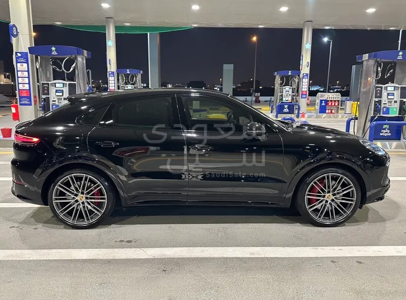 2021 Porsche Cayenne Coupe GTS