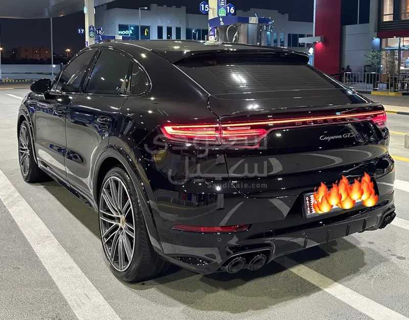 2021 Porsche Cayenne Coupe GTS