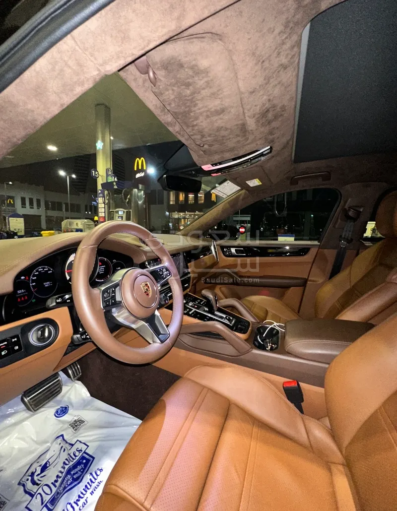 2021 Porsche Cayenne Coupe GTS