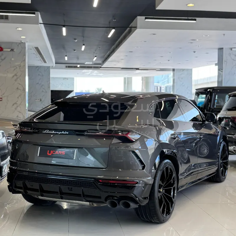 2022 لمبرجيني اوروس