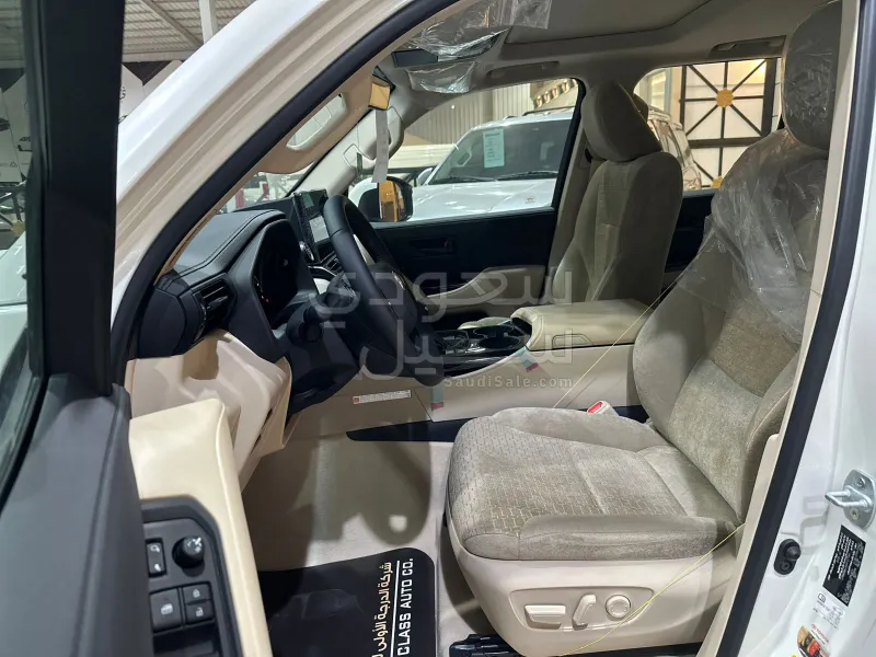 2025 Toyota Land Cruiser GXR 2