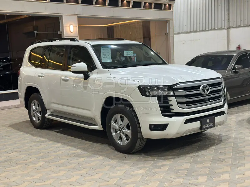 2025 Toyota Land Cruiser GXR 2